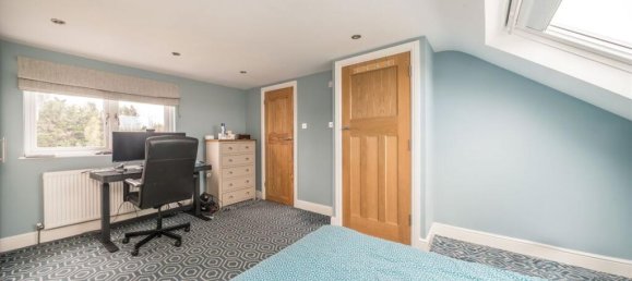 4 bedrooms House in Surbiton, United Kingdom No. 10208 13