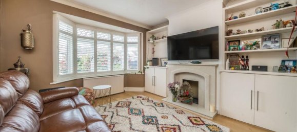 4 bedrooms House in Surbiton, United Kingdom No. 10208 2