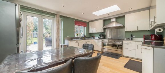 4 bedrooms House in Surbiton, United Kingdom No. 10208 3