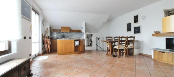 4 rooms Apartment in Mariano Comense, Italy No. 283400 23