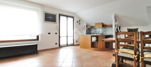 4 rooms Apartment in Mariano Comense, Italy No. 283400 21