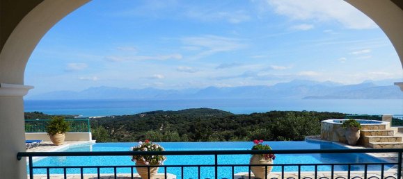 5 bedrooms Villa in Corfu, Greece No. 6484 5