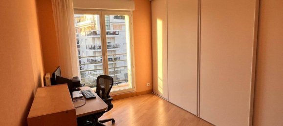 2 bedrooms Apartment in Courbevoie, France No. 334294 6