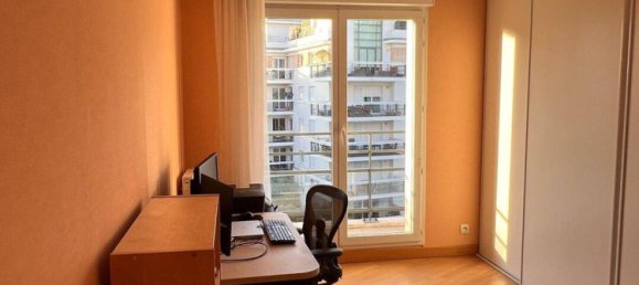 2 bedrooms Apartment in Courbevoie, France No. 334294 7