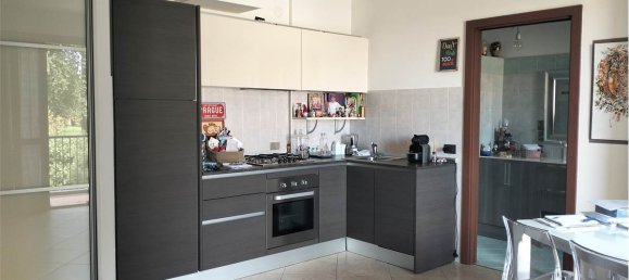 1 room Commercial property in Cologno Monzese, Italy No. 329001 4