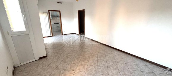 Apartamento de 3 habitaciónes en Como, Italy No. 136176 3