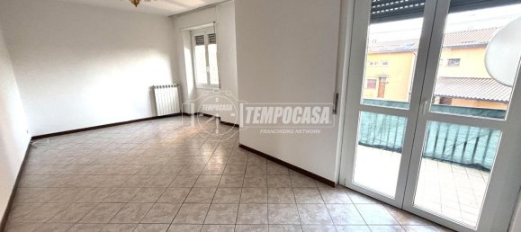 Apartamento de 3 habitaciónes en Como, Italy No. 136176 2