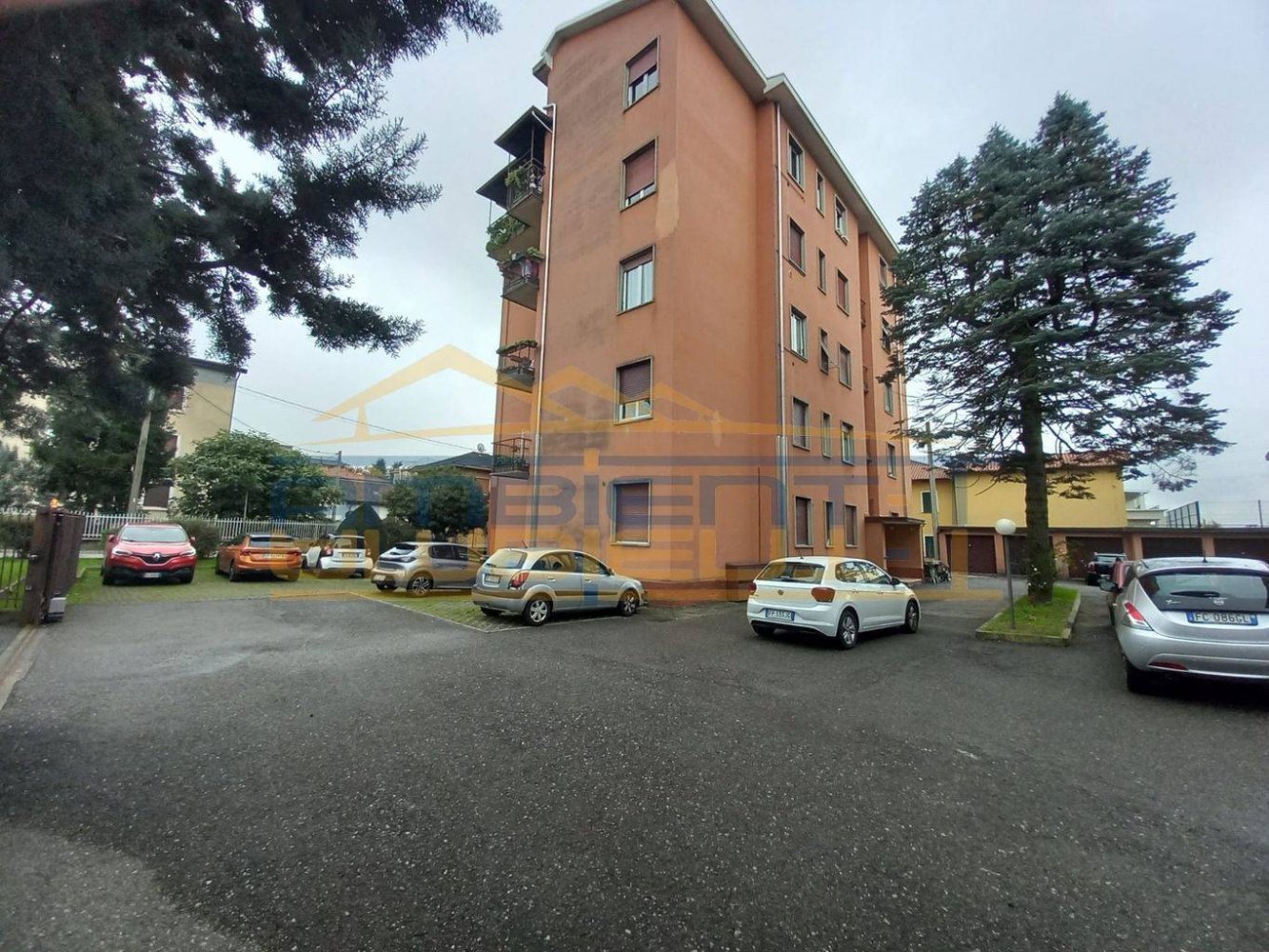 Lagerhaus in Merate, Italy 125m², Nr. 85878