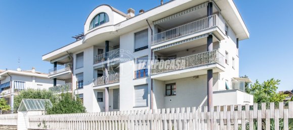 2 Schlafzimmer Wohnung in Olgiate Olona, Italy, Nr. 328709 11