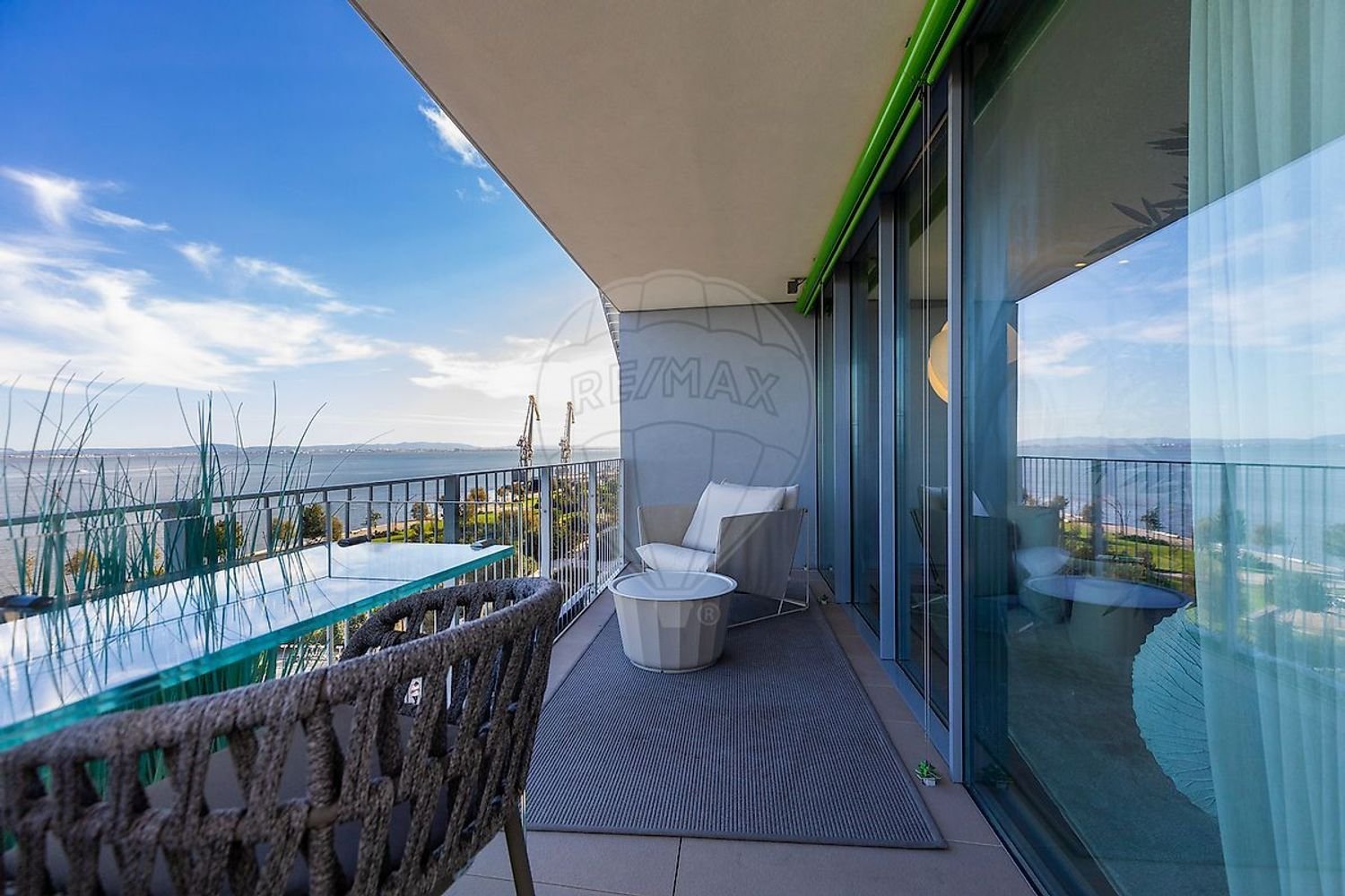 4 bedrooms Apartment in Lisbon, Portugal No. 130136