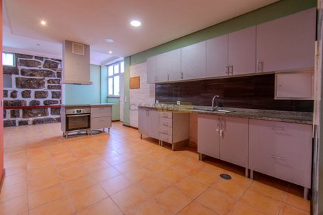 Дом с 6 спальнями в Риу Тинту, Португалия № 26704