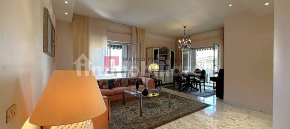 4 bedrooms Apartment in Genoa, Italy No. 313403 7