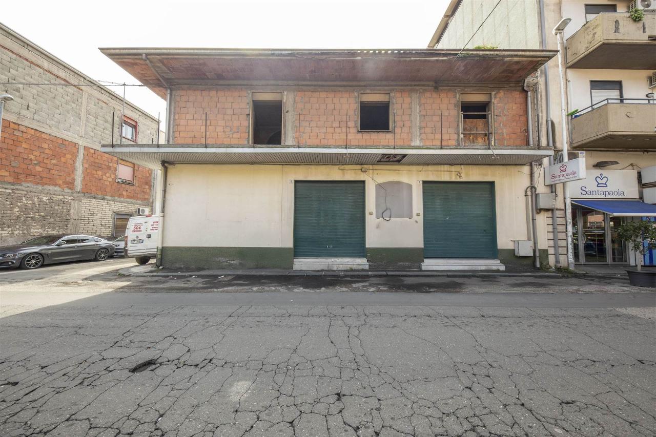 5 rooms Building in Misterbianco, Italy No. 112779