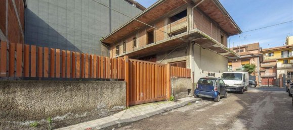 5 rooms Building in Misterbianco, Italy No. 112779 8