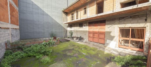 5 rooms Building in Misterbianco, Italy No. 112779 9