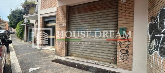 1 room Commercial property in Rome, Italy No. 328354 2