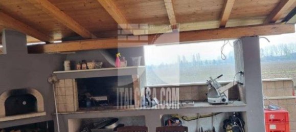 3 Schlafzimmer Haus in Mantua, Italy, Nr. 326542 10