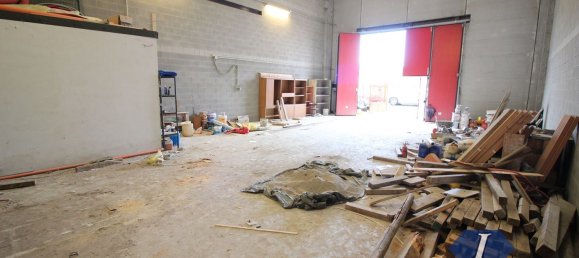 Lagerhaus in Caronno Pertusella, Italy 160m², Nr. 361235 8