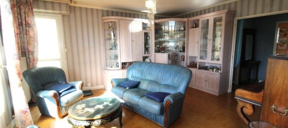 3 bedrooms Apartment in Nevers, France No. 358719 9