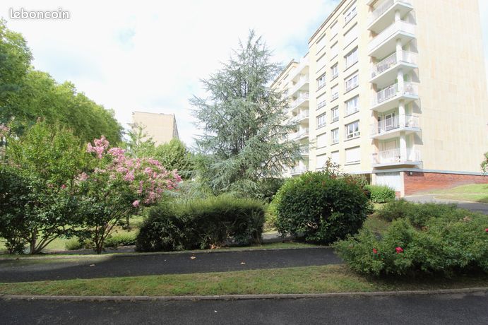 3 bedrooms Apartment in Nevers, France No. 358719