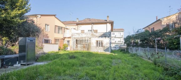 Дуплекс с 4 комнатами в Чезена, Италия № 260571 4