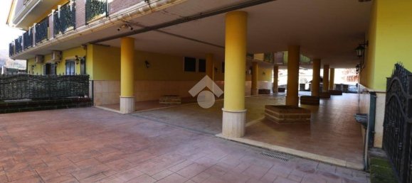 3 bedrooms Apartment in Montoro, Italy No. 117496 7