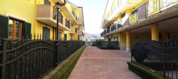 3 bedrooms Apartment in Montoro, Italy No. 117496 2