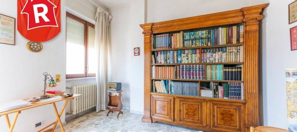 Квартира с 4 спальнями в Лечче, Италия № 98026 3