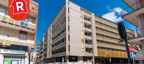 Квартира с 4 спальнями в Лечче, Италия № 98026 32