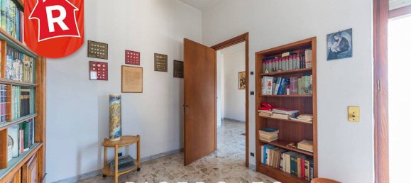 Квартира с 4 спальнями в Лечче, Италия № 98026 4