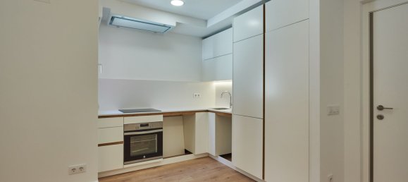Apartamento de 2 dormitorios en Madrid, Spain No. 172082 13