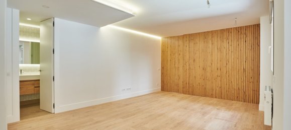 Apartamento de 2 dormitorios en Madrid, Spain No. 172082 2