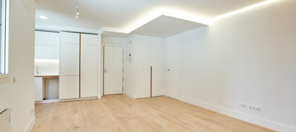 Apartamento de 2 dormitorios en Madrid, Spain No. 172082 11