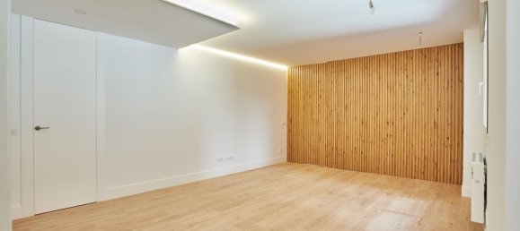 Apartamento de 2 dormitorios en Madrid, Spain No. 172082 4