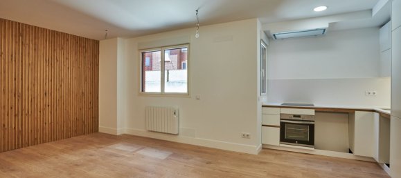 Apartamento de 2 dormitorios en Madrid, Spain No. 172082 5