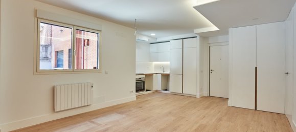 Apartamento de 2 dormitorios en Madrid, Spain No. 172082 9