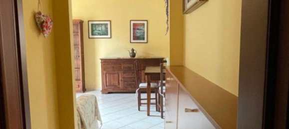 2 rooms Apartment in Rome, Italy No. 170085 8