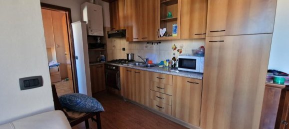 3 rooms Apartment in Carrara, Italy No. 295364 3