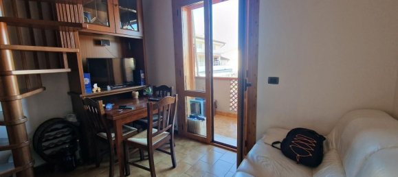 3 rooms Apartment in Carrara, Italy No. 295364 5
