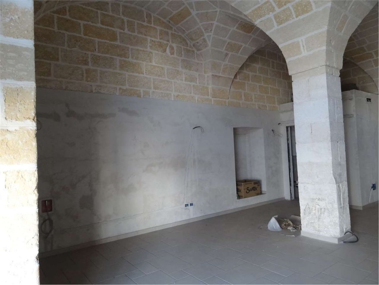 Гараж 86м² в Сан Вито деи Норманни, Италия № 104786