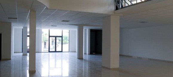 Gewerbliche Immobilie in Lucca, Italy 100m², Nr. 62723 9