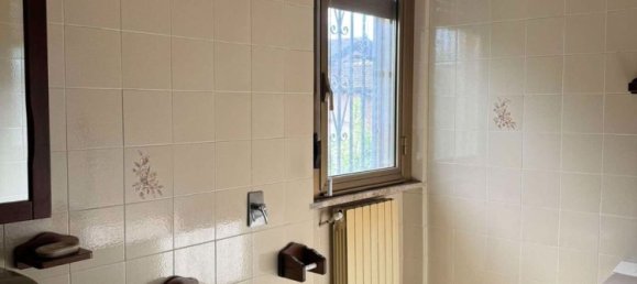 5 bedrooms Villa in Suardi, Italy No. 360873 4