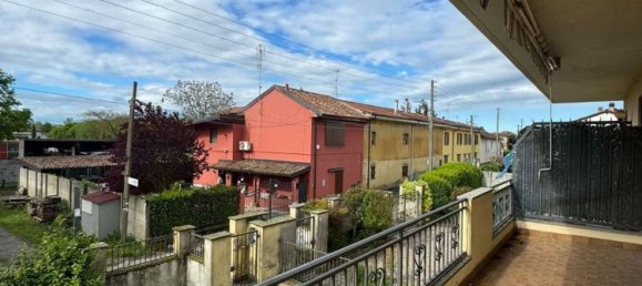 5 bedrooms Villa in Suardi, Italy No. 360873 30