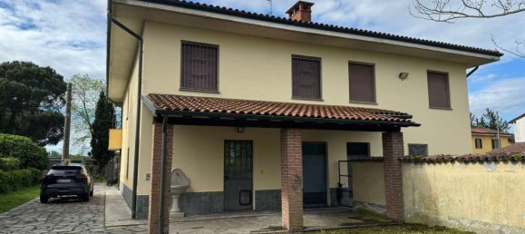5 bedrooms Villa in Suardi, Italy No. 360873 16