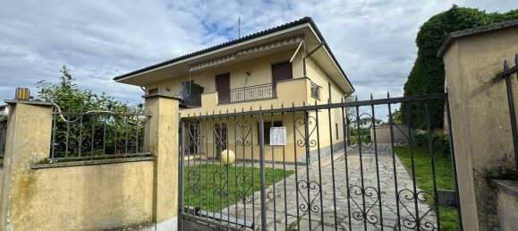 5 bedrooms Villa in Suardi, Italy No. 360873 11