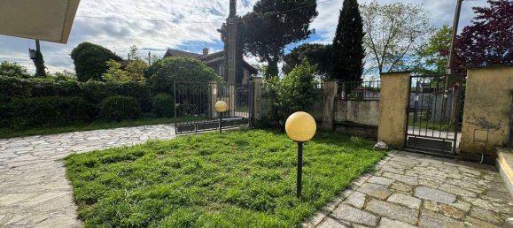 5 bedrooms Villa in Suardi, Italy No. 360873 21