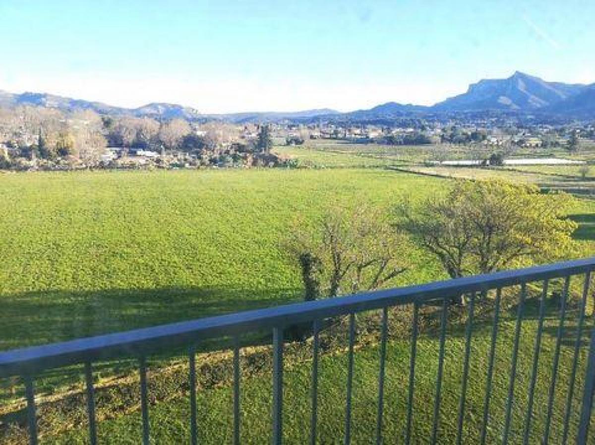 2 bedrooms Apartment in Aubagne, France No. 3686