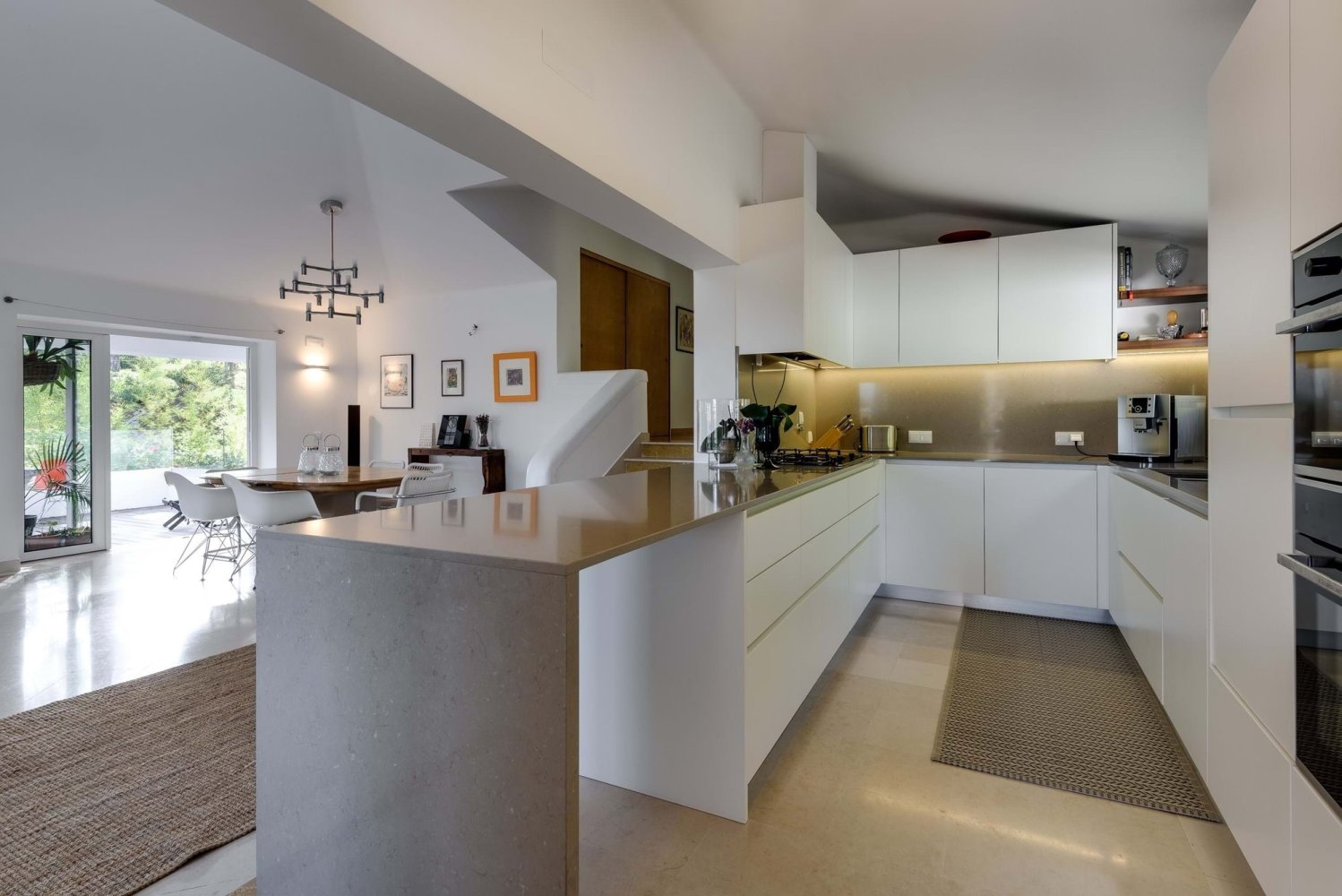 5 bedrooms Villa in Cascais, Portugal No. 136623