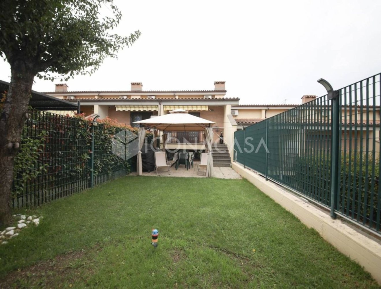 4 bedrooms Villa in Rome, Italy No. 400185