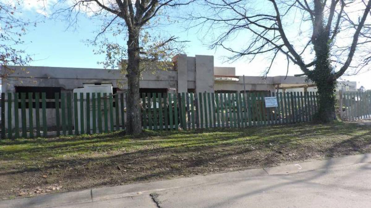 3 bedrooms House in Berazategui, Argentina No. 55015